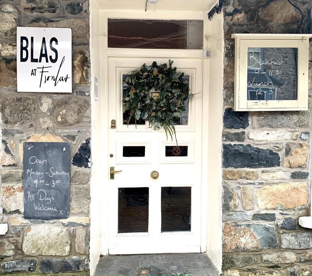 Blas At Fronlas Cafe - The Heart Of Newport Newport  Exterior photo