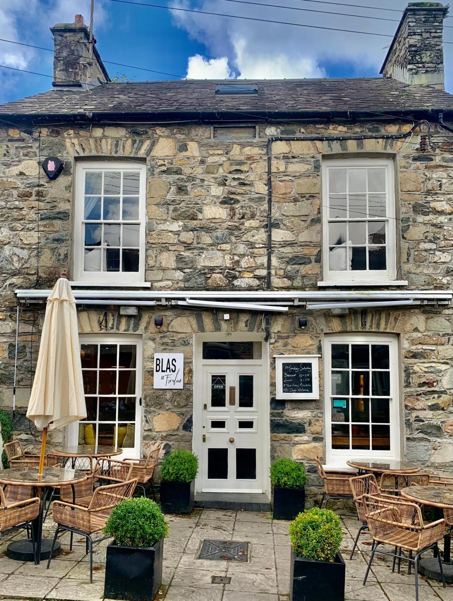 Blas At Fronlas Cafe - The Heart Of Newport Newport  Exterior photo